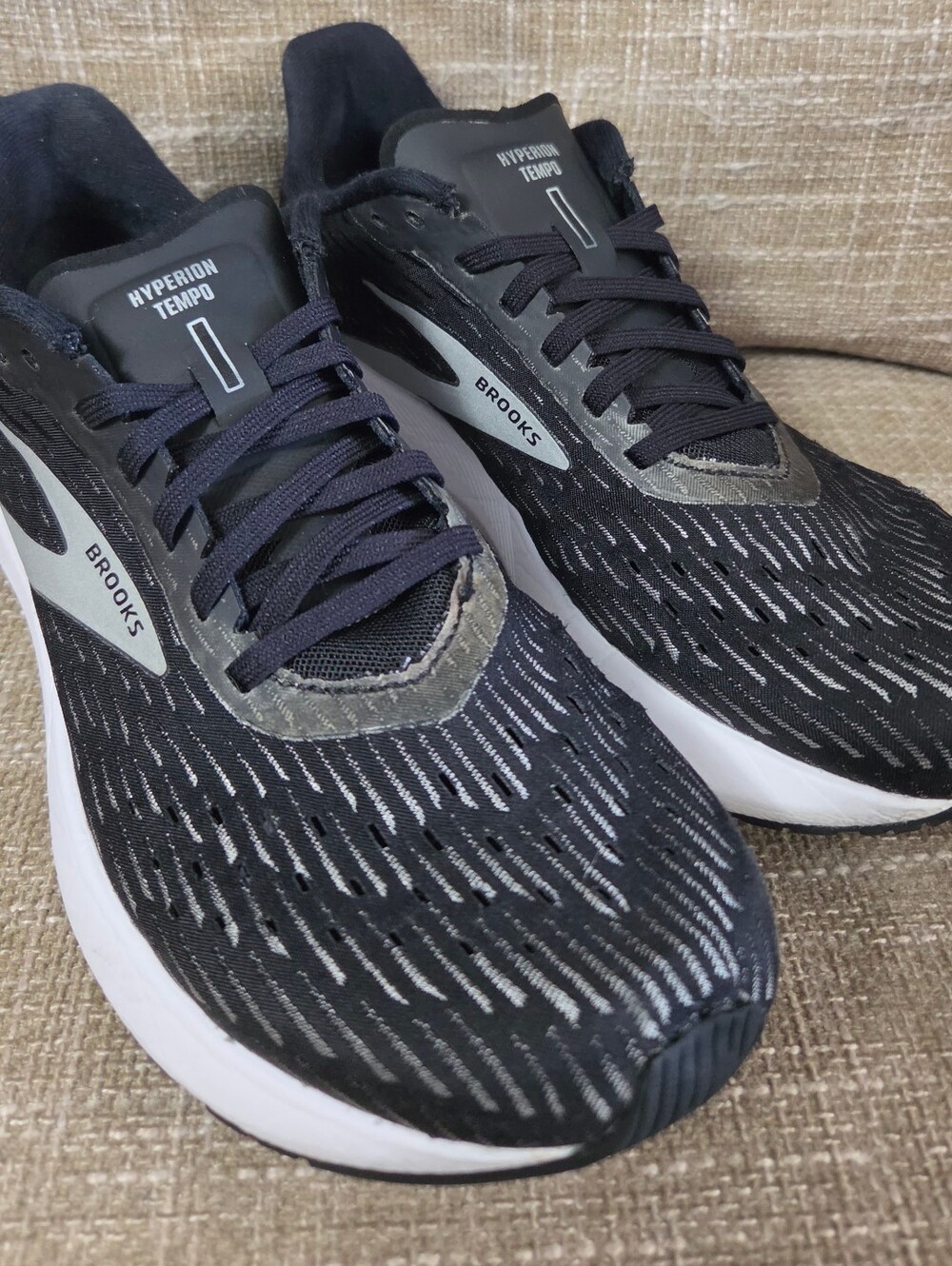 Brooks Hyperion Tempo Running Shoes Black Silver White Women's Size 10.5 Medium